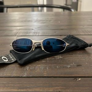 Vintage Oakley A WIRE 2.0 Sunglasses Platinum Frame Blue Iridium Lens (2000s)